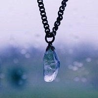 Crystal pendant on a neck chain